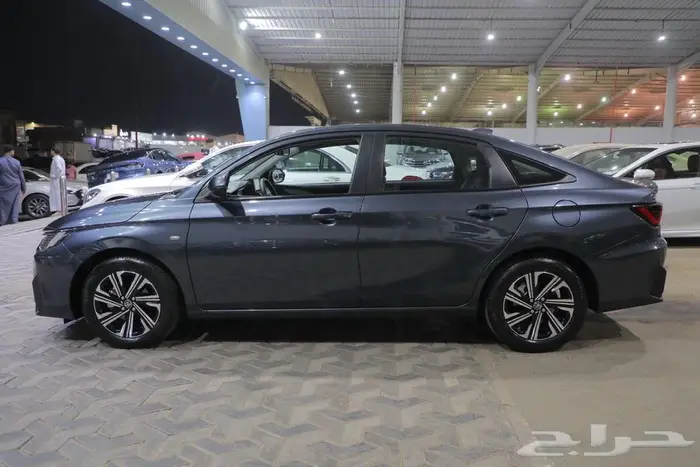 تويوتا يارس Y بلاس نص فل اربعة سلندر موديل 2024 3