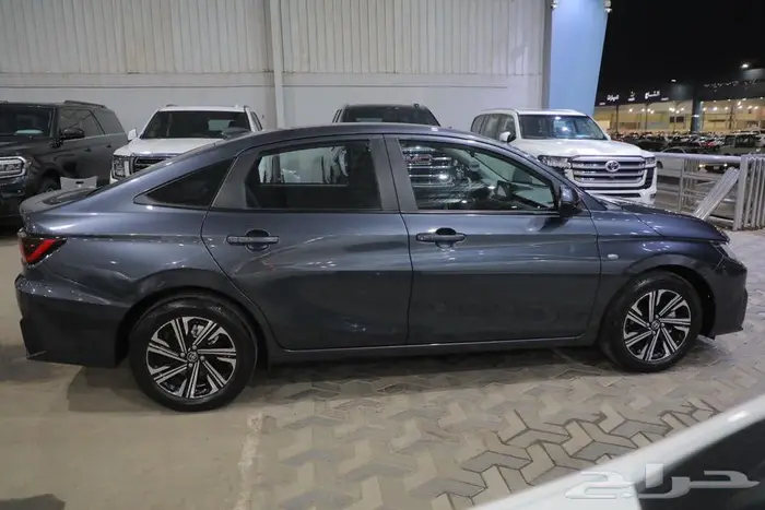 تويوتا يارس Y بلاس نص فل اربعة سلندر موديل 2024 4