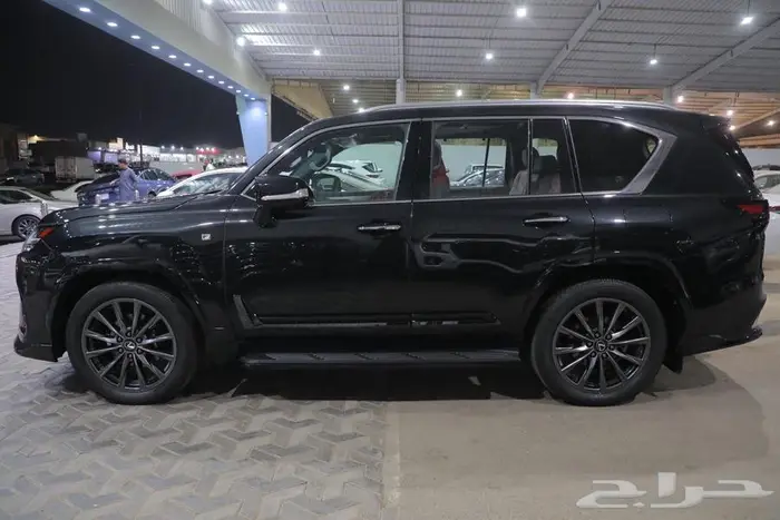 ليكزس LX 600 اف سبورت فل كامل موديل 2024 4