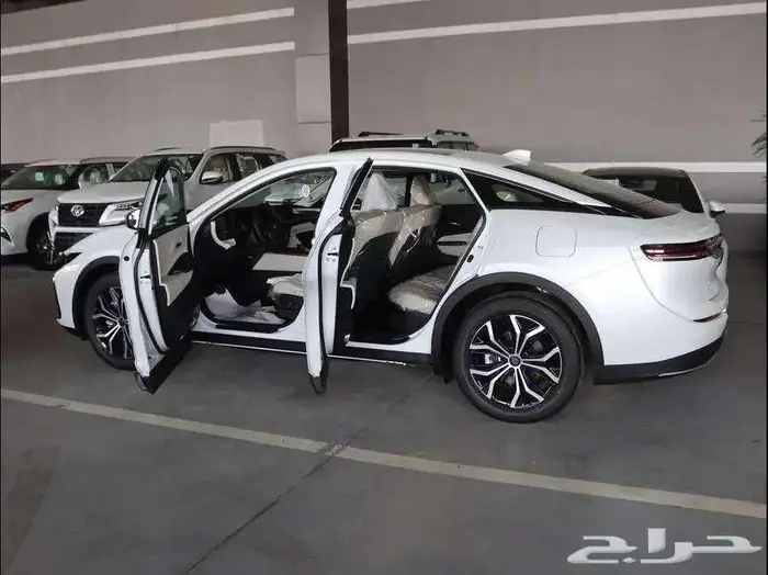 تويوتا كراون برستيج موديل 2026 كاش و اقساط 5