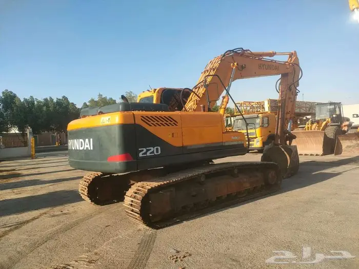 بوكلين حفار Hyundaiموديل Roblex220LC-9 Bللبيع 2