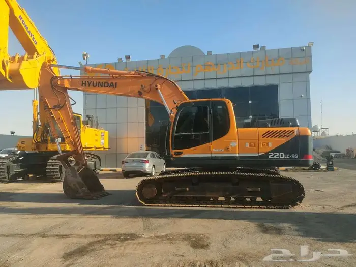 بوكلين حفار Hyundaiموديل Roblex220LC-9 Bللبيع 0