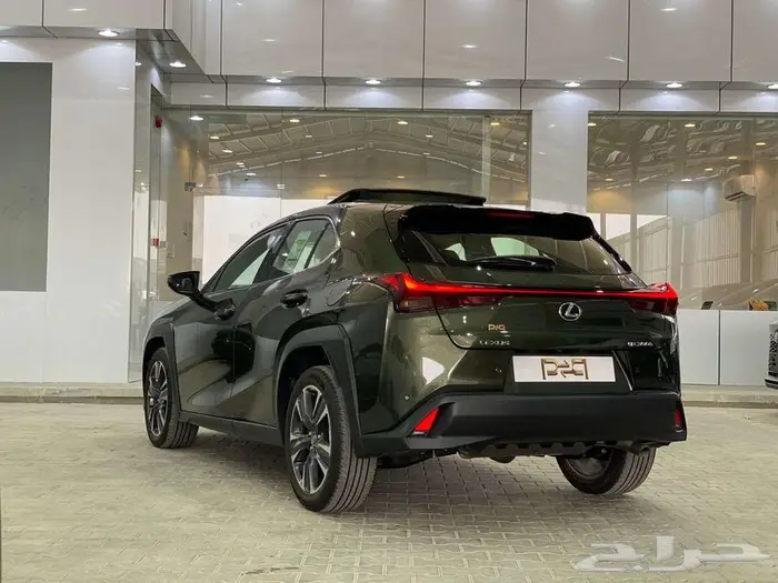 لكزس UX 300 H فل كامل هايبرد 2025 - رادار 9