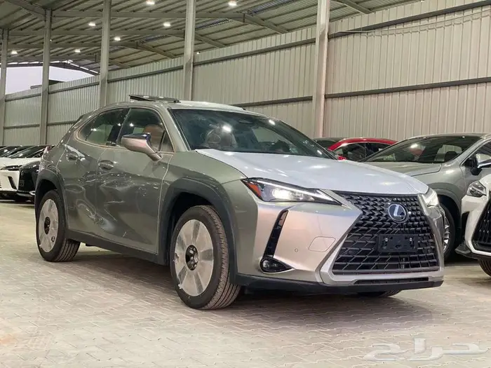 لكزس UX 300 H فل كامل هايبرد 2025 - رادار 1