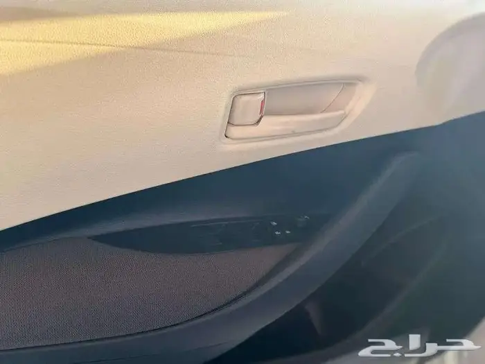 تويوتا كورولا ستاندر 1.6 بريمي 2025 18