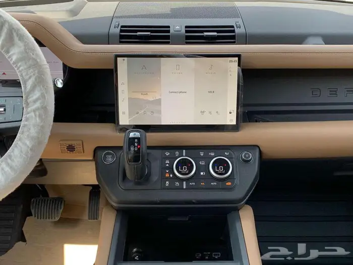 لاندروفر ديفندر 6 سلندر X dynamic HSE 2025 12