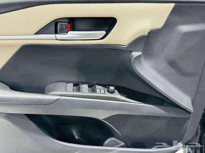 كامري استاندر طيس بريمي 2025 اللون اسود 15