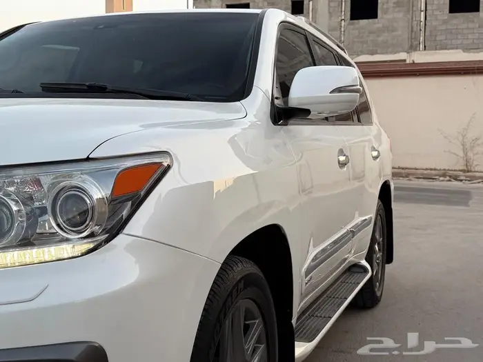 جيب لكزس 2015 نظيف ممشى قليل 13