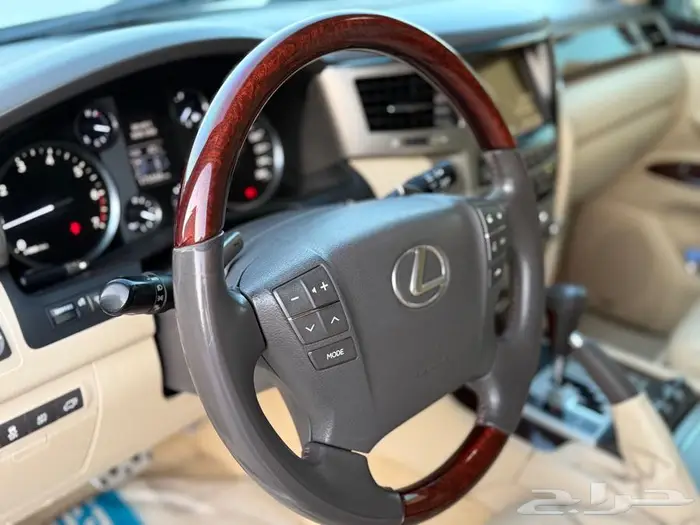 جيب لكزس 2015 نظيف ممشى قليل 19