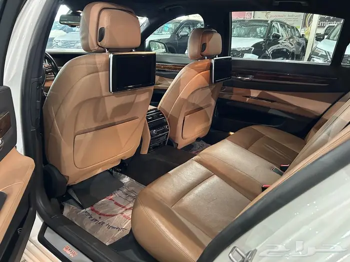 بي ام دبليو 730li موديل 2015 عداد 217 الف كم 8