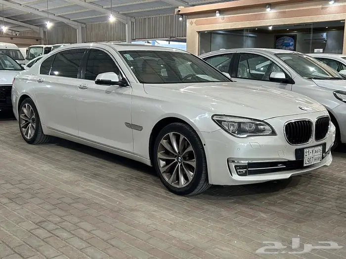 بي ام دبليو 730li موديل 2015 عداد 217 الف كم 1