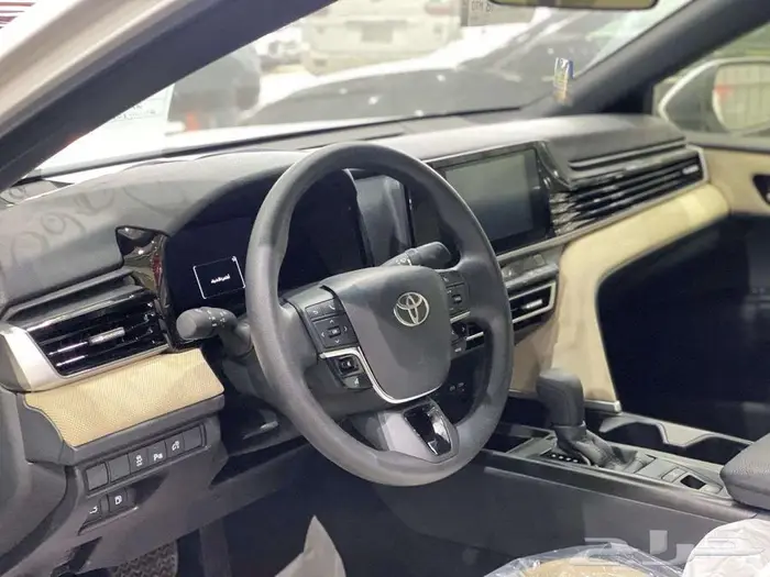 تويوتا كامري 2025 ستاندر كاش استلام فوري اصفار صادر لوحات 3