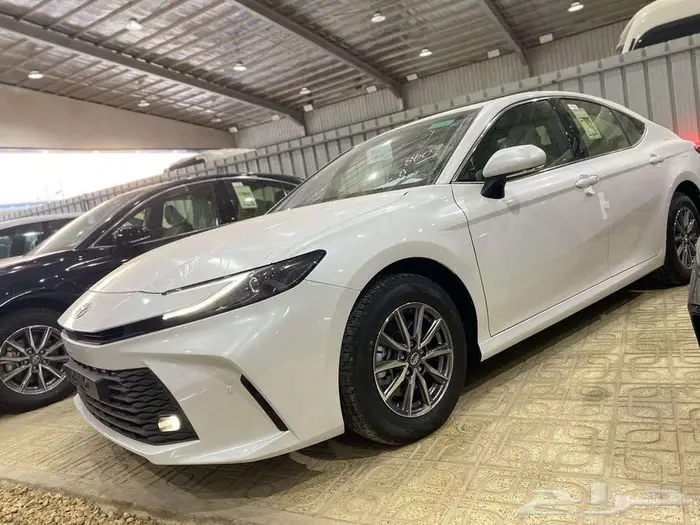 تويوتا كامري 2025 ستاندر كاش استلام فوري اصفار صادر لوحات 0