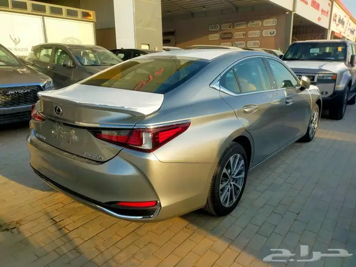لكزس es300h 4