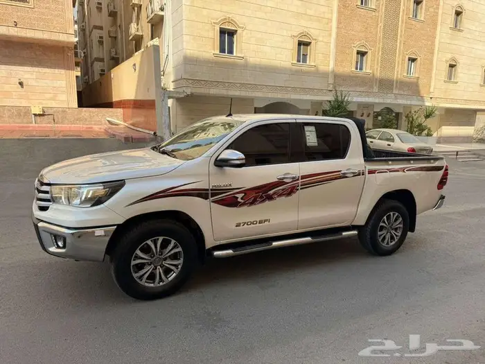 هايلوكس 2016قير اتوماتيك فل كامل سعودي نضيف 13