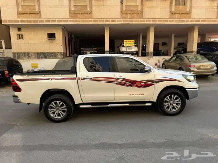 هايلوكس 2016قير اتوماتيك فل كامل سعودي نضيف 12