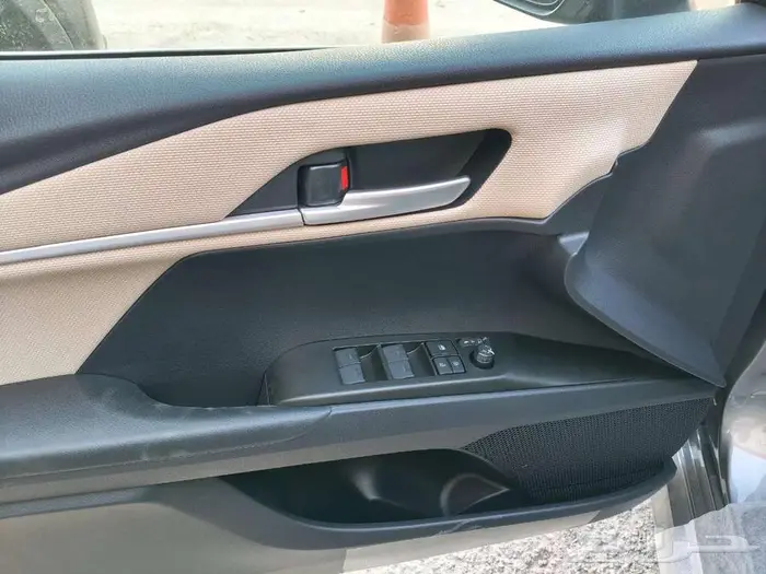 كامري استندر بنزين 2025 عبداللطيف صادر لوحات 11