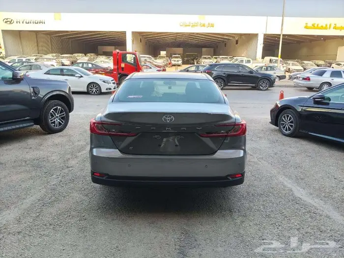 كامري استندر بنزين 2025 عبداللطيف صادر لوحات 16