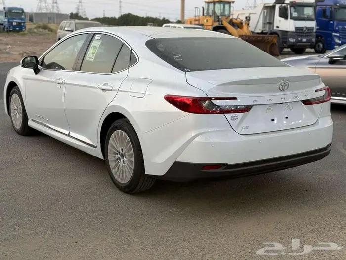 تويوتا كامري LE 2025 بنزين 7