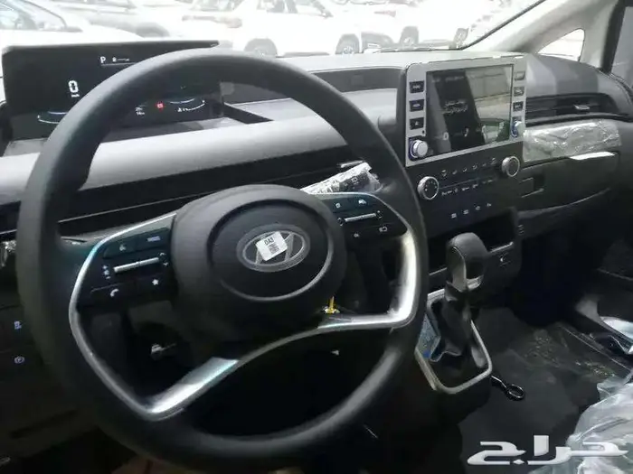 هيونداي ستاريا 9 راكب ديزل 2025 بسعر 117150 شامل الضريبه 2