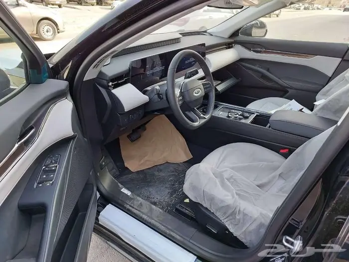 فورد تورس تيتانيوم 2026 12