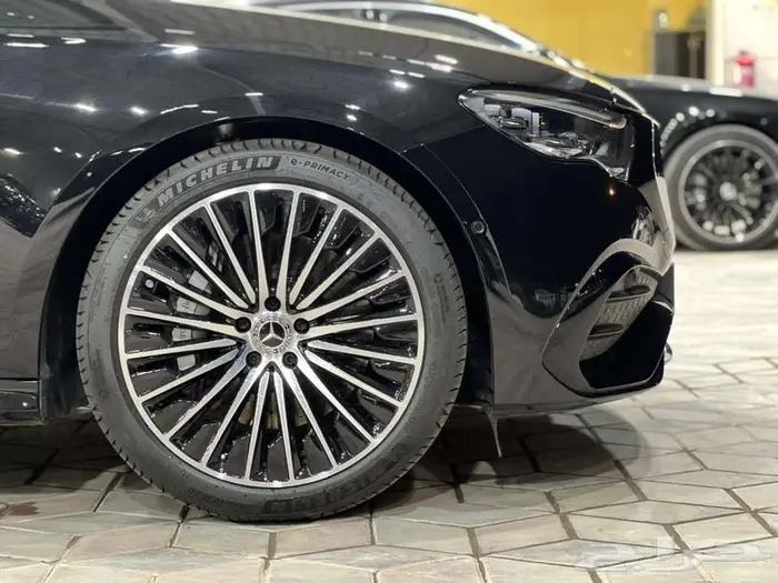 مرسيدس- E300 AMG - 2025 - 3 شاشات (كاش - بنوك ) 2