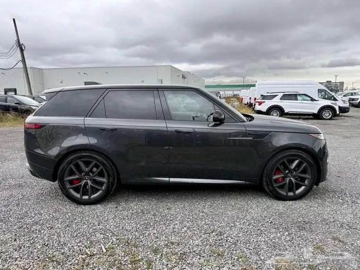 رانج روفر سبورت HSE P400 موديل 2024 ب 330 الف 4