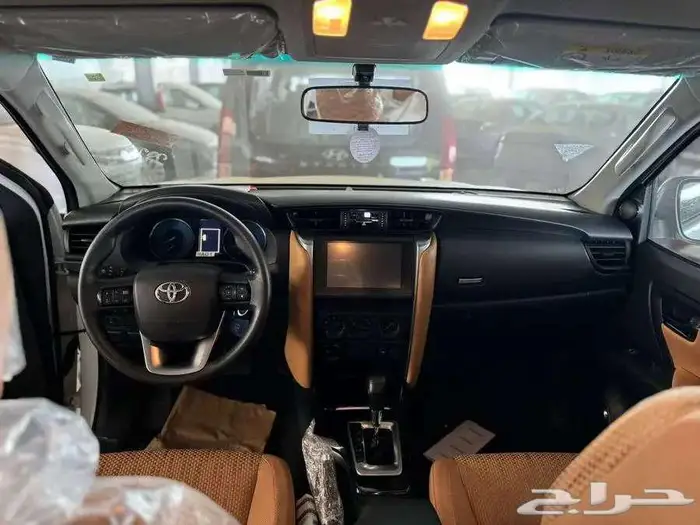 تويوتا فورتشنر GX2 بنزين 2025 بدون دبل ابيض وفضي 7