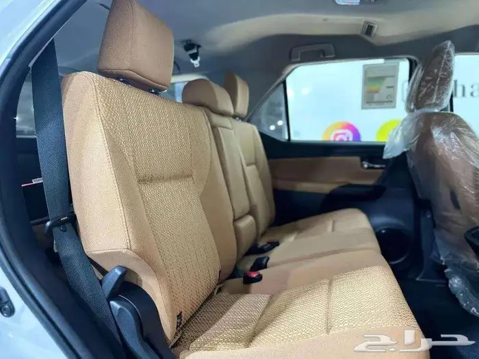 تويوتا فورتشنر GX2 بنزين 2025 بدون دبل ابيض وفضي 12