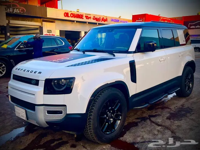 ديفندر 2021 P300 0