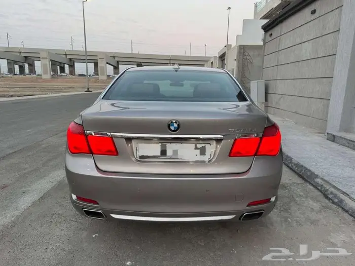 بي ام Li 740 موديل 2010 فل كامل 6 سلندر توين تيربو 1