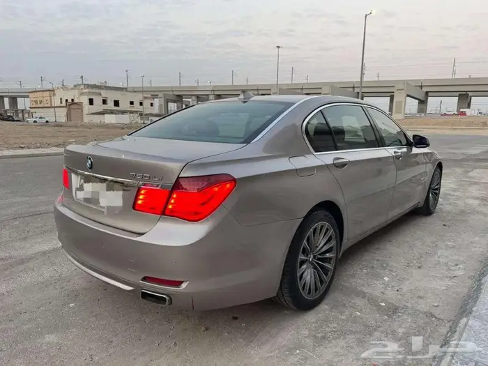 بي ام Li 740 موديل 2010 فل كامل 6 سلندر توين تيربو 5