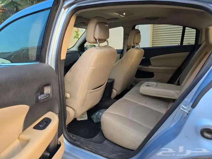 كرايزلر C200 موديل 2012 فل كامل 4 سلندر ( ماشيه 220 الف) 5
