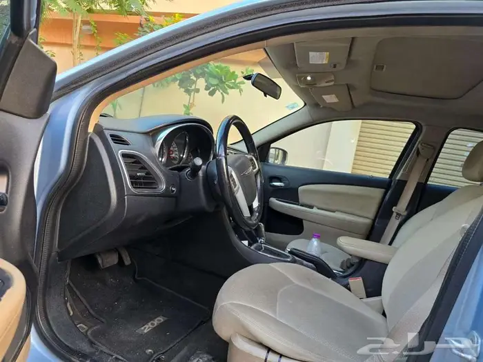 كرايزلر C200 موديل 2012 فل كامل 4 سلندر ( ماشيه 220 الف) 4