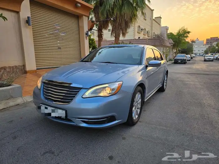 كرايزلر C200 موديل 2012 فل كامل 4 سلندر ( ماشيه 220 الف) 0