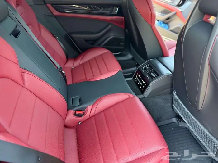 2024 Porsche Panamera 16