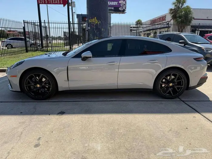 2024 Porsche Panamera 4