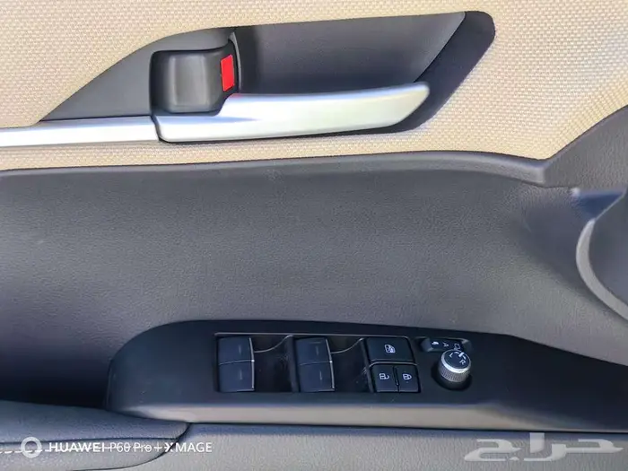 تويوتا كامري LEبنزين موديل 2025 28