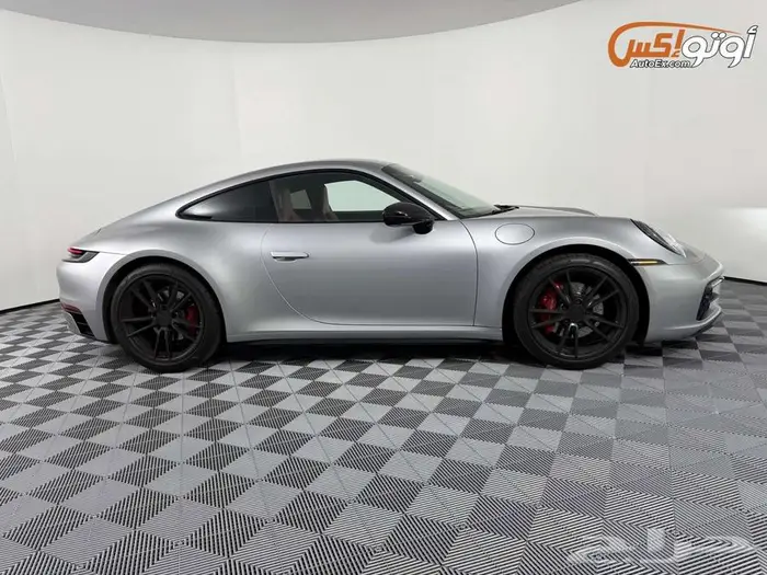 2021 بورشه 911 كاريرا 4 5