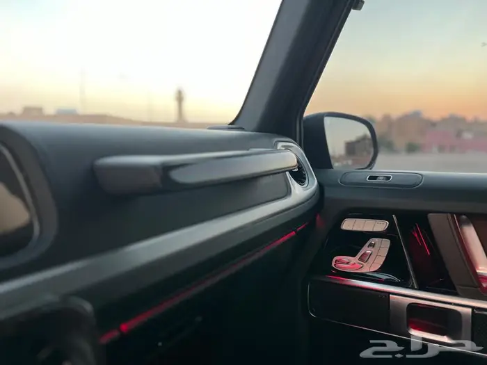 مرسيدس جي كلاس مخزن بحاله ممتازة 40