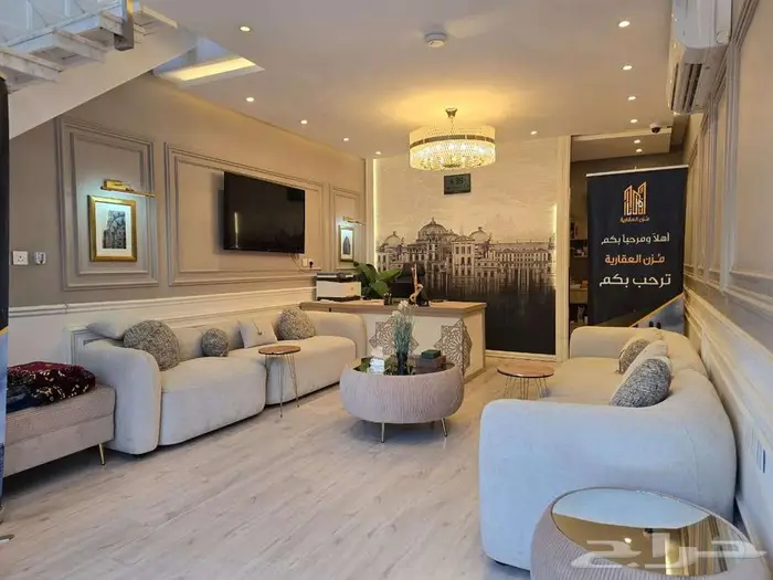 بجوار بوليفارد الواحدة محل فخم للتقبيل 1