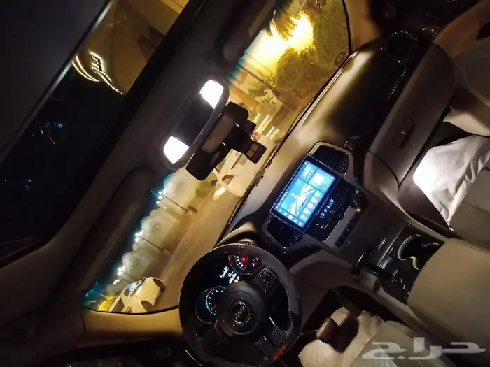 جراند شيروكي موديل 2011 فل كامل فتحه سقف 8 سلندر هيمي 8