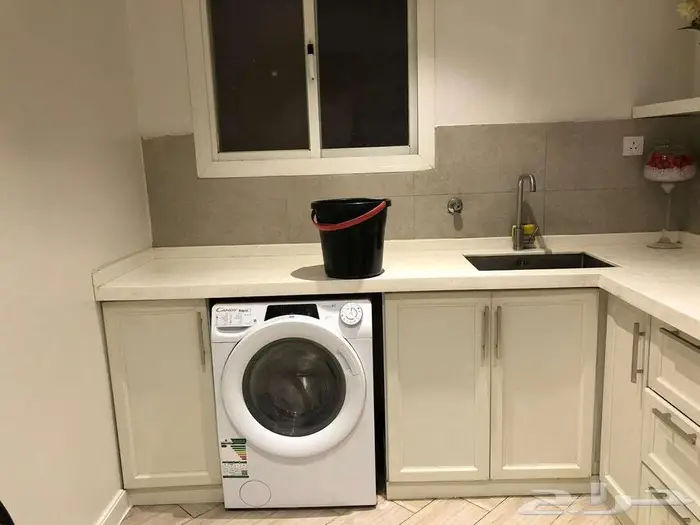 شقة فخمة للإيجار بحي السلامة 10