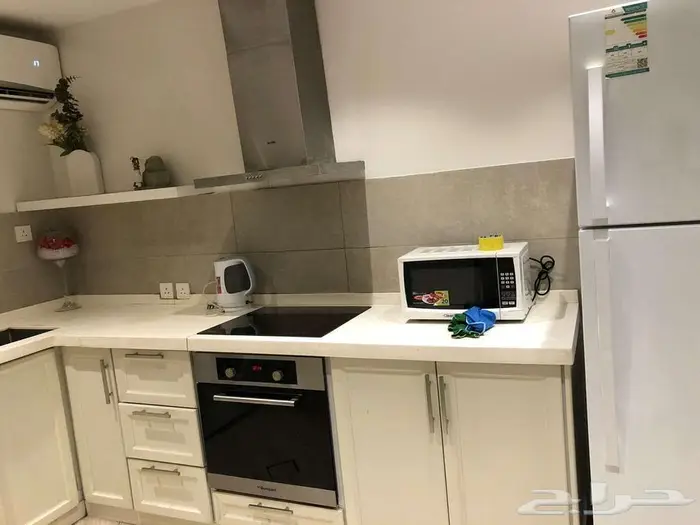 شقة فخمة للإيجار بحي السلامة 11