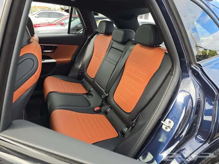 2024 Mercedes-Benz GLC GLC 300 بافضل سعر 3