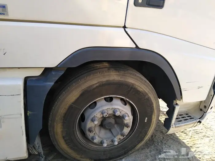 - للبيع سيارة فلفو 2006 حجم 440 7