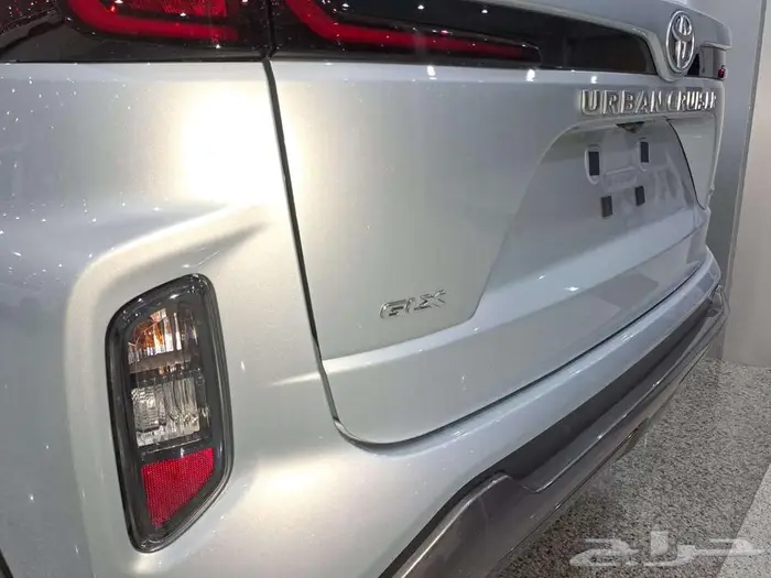 تويوتا اوربان كروزر GLX فل 2026 5