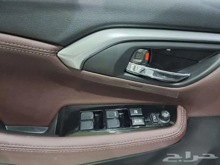 تويوتا اوربان كروزر GLX فل 2026 11