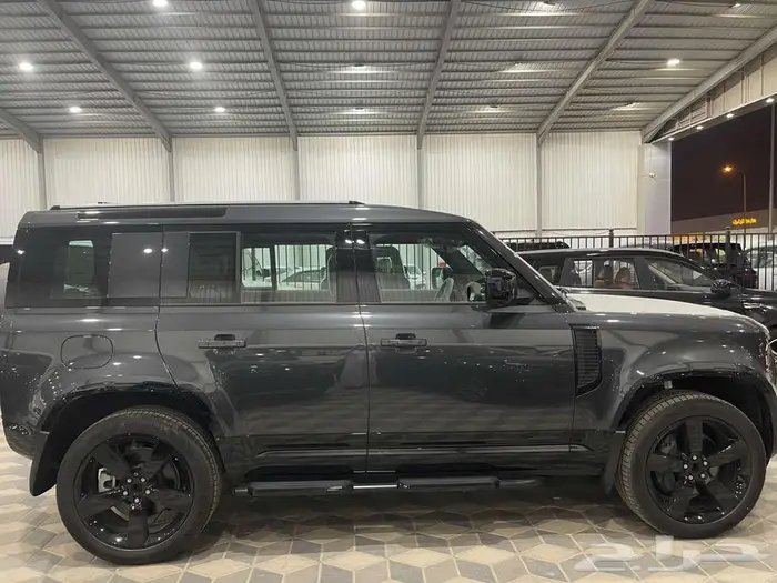 لاند روفر ديفندر I6P فل كامل 6 سلندر 2025 خليجي 3