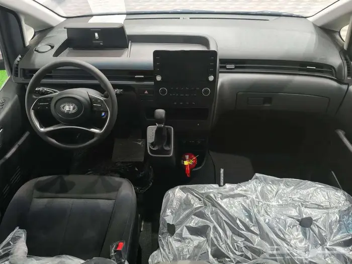 هيونداي ستاريا 11 راكب 2.2 ديزل 2026 18